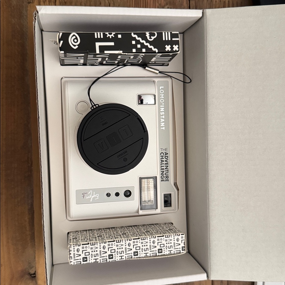 Lomo'Instant Automat Camera - Picture 3 of 3